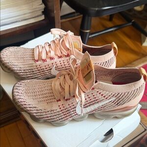 Nike Women's Pink and Red Knit Sneakers